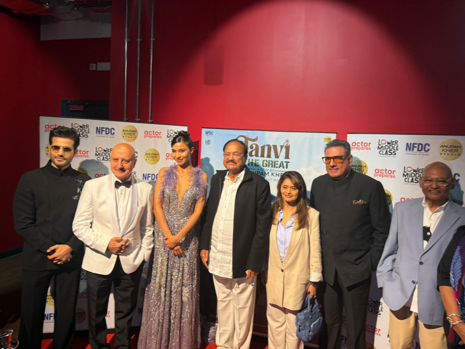 “Heartfelt congratulations to Anupam Kher for presenting a compelling & thoroughly enjoyable film”: Former VP Venkaiah Naidu
