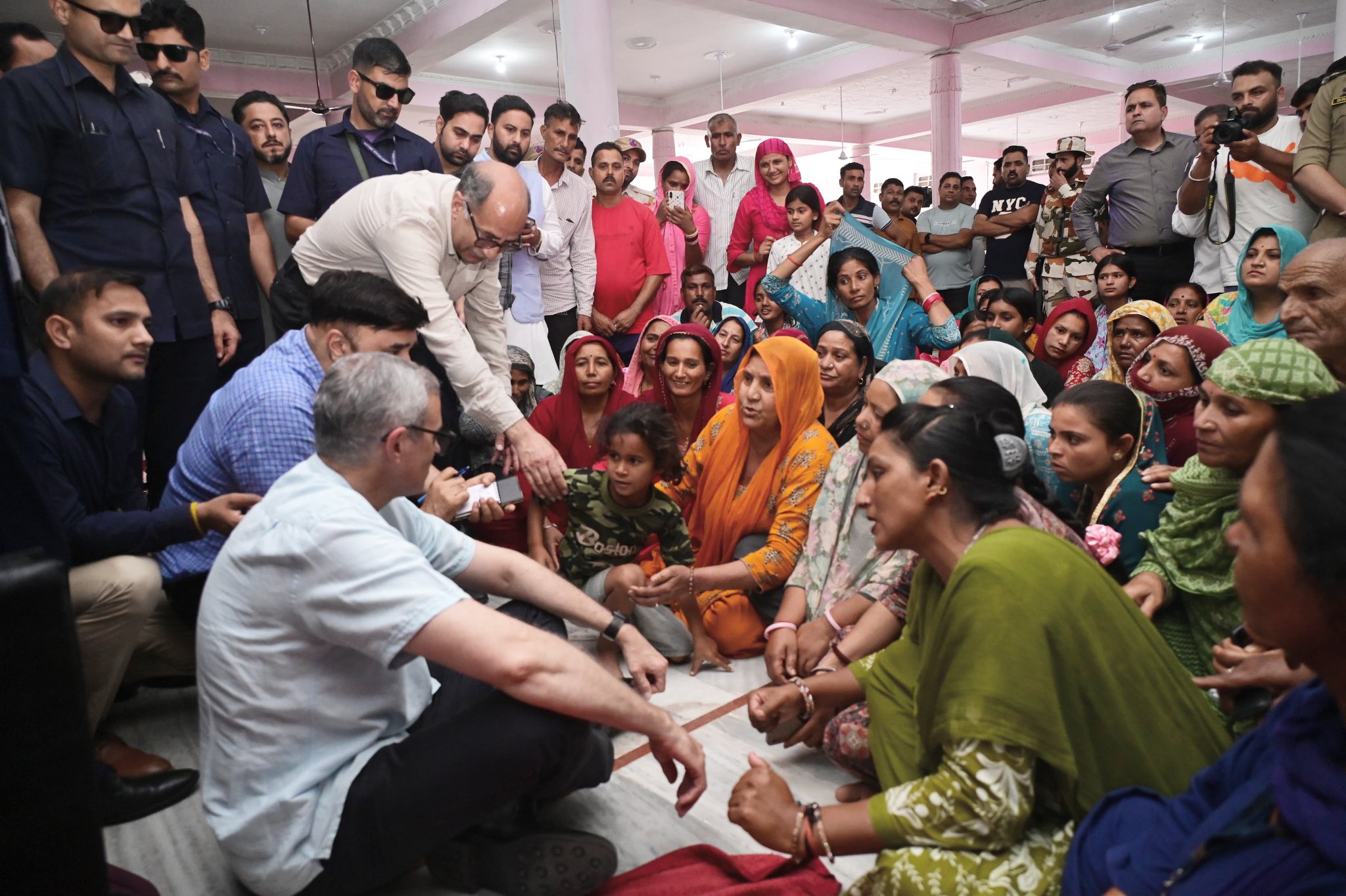 Visited Samba to meet our people relocated due to shelling from Pakistan. Assured them all support of my Government : Omar Abdullah