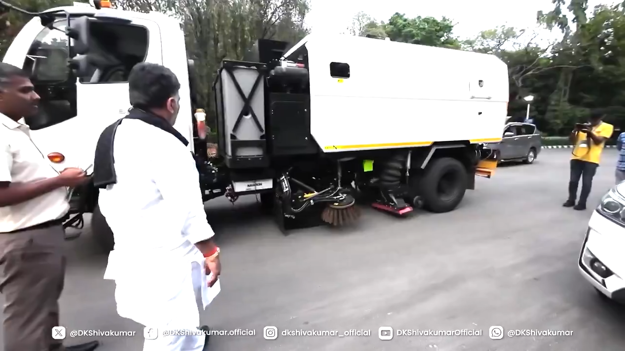 Reviewed the Roots Road Sweeper today in Bengaluru: DK Shivakumar – Dy CM, Karnataka
