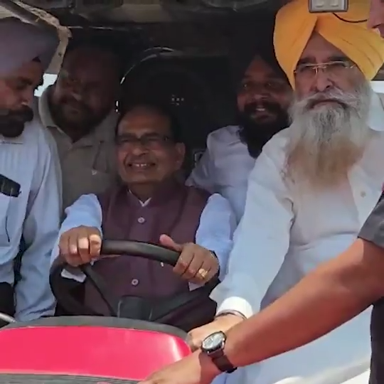 Got the experience of direct seeding of paddy by driving a tractor in the field: Shivraj Singh Chouhan – Union Agriculture Minister