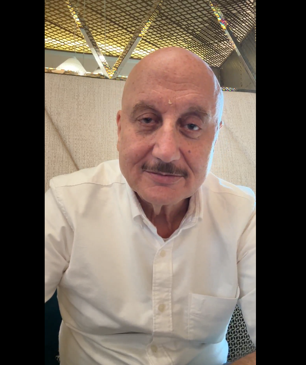 Yes! You are allowed to laugh at my expense! : Anupam Kher