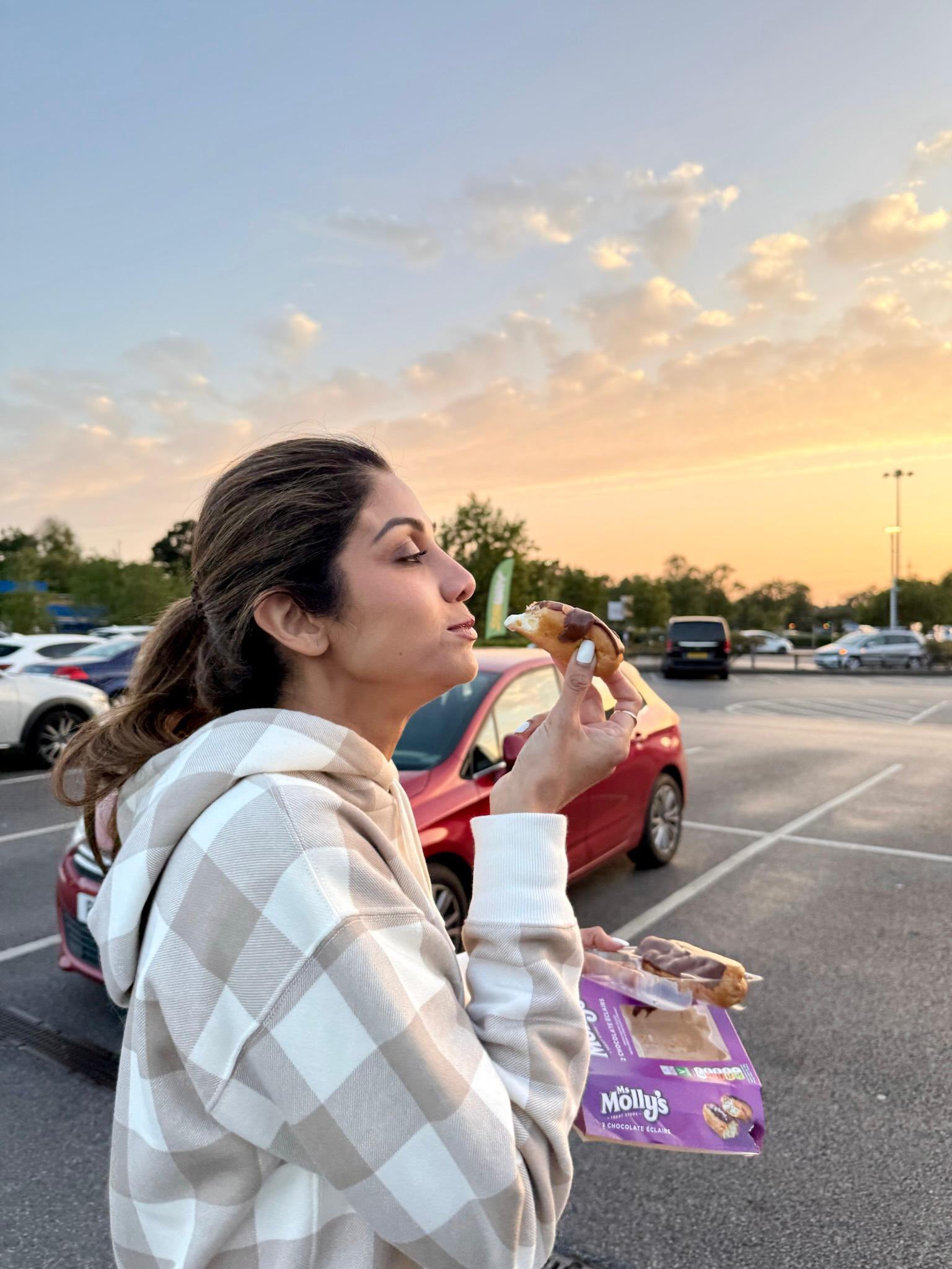Shilpa Shetty caught in an éclair moment