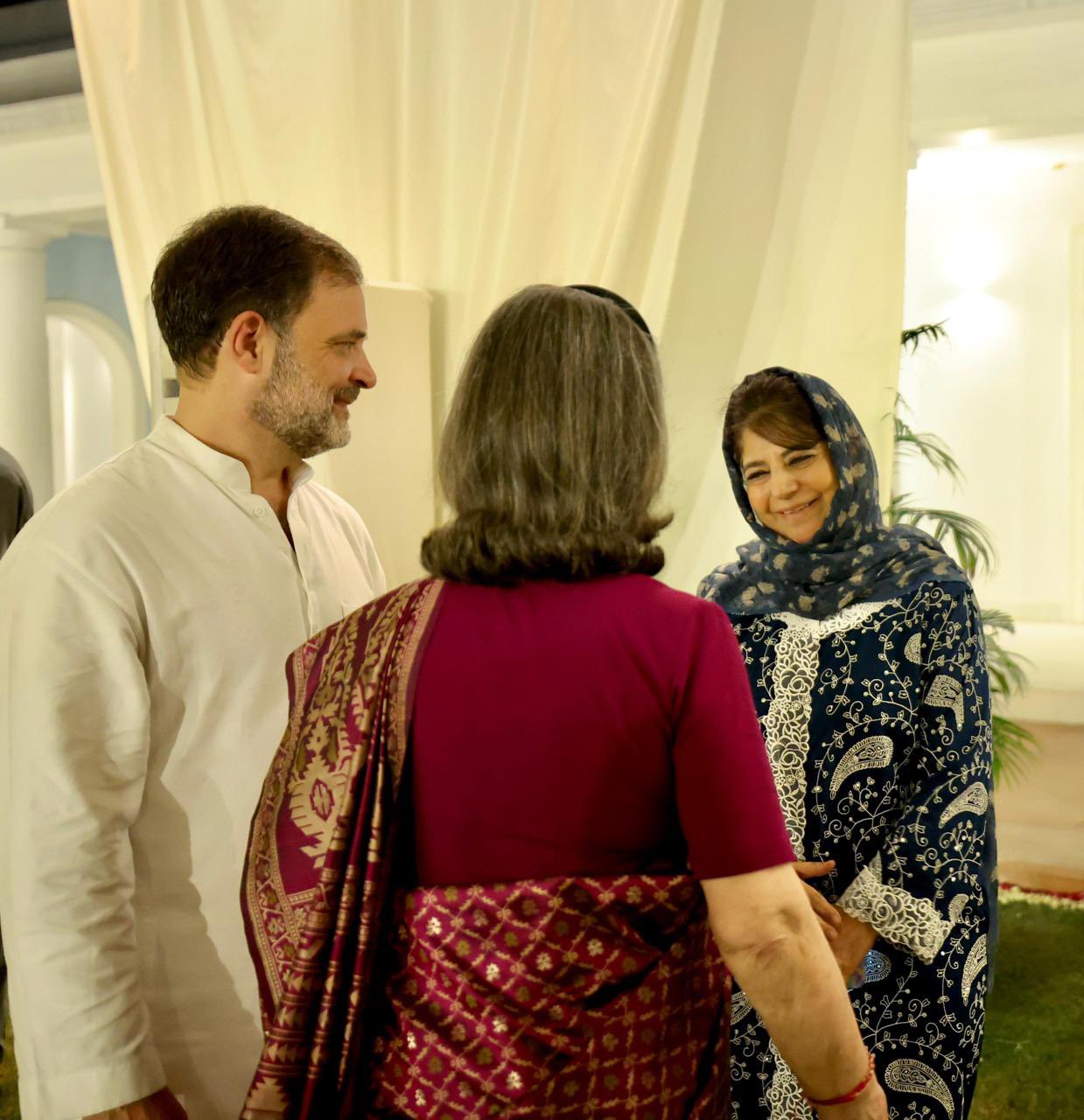 It was truly heartwarming to meet Sonia ji & Rahul ji after a long time : Mehbooba Mufti